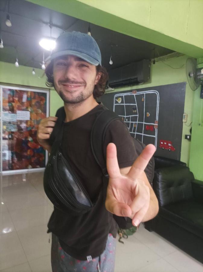 Smile Capsule Hostel Chiang Mai Exterior foto